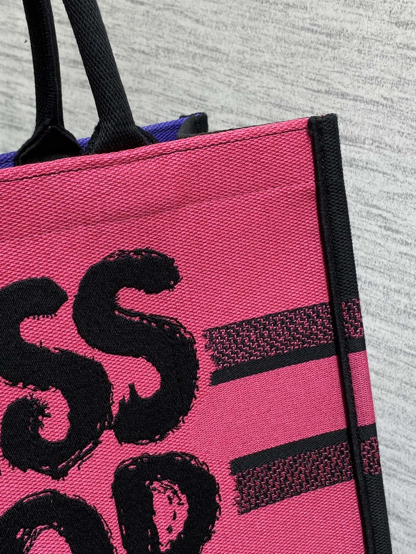 BOOK TOTE 36 IN CERISE RED MIX MINSK PURPLE CANVAS 226510