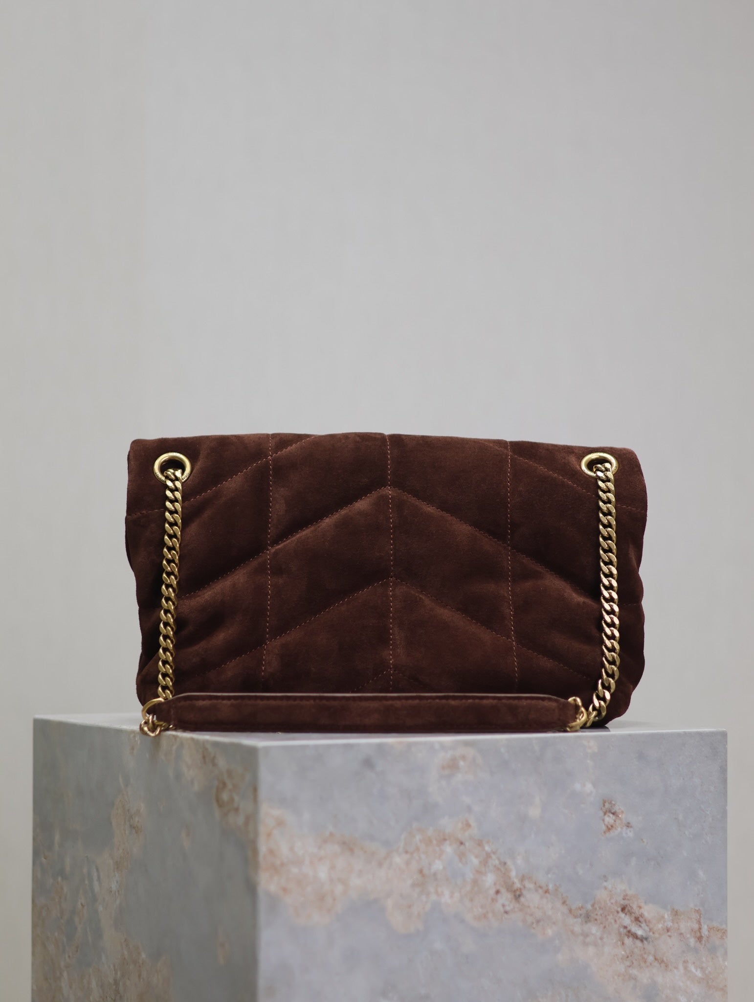 YSL 25S LOULOU PUFFER MM 29 IN DARK BROWN SUEDE GOLD HARDWARE