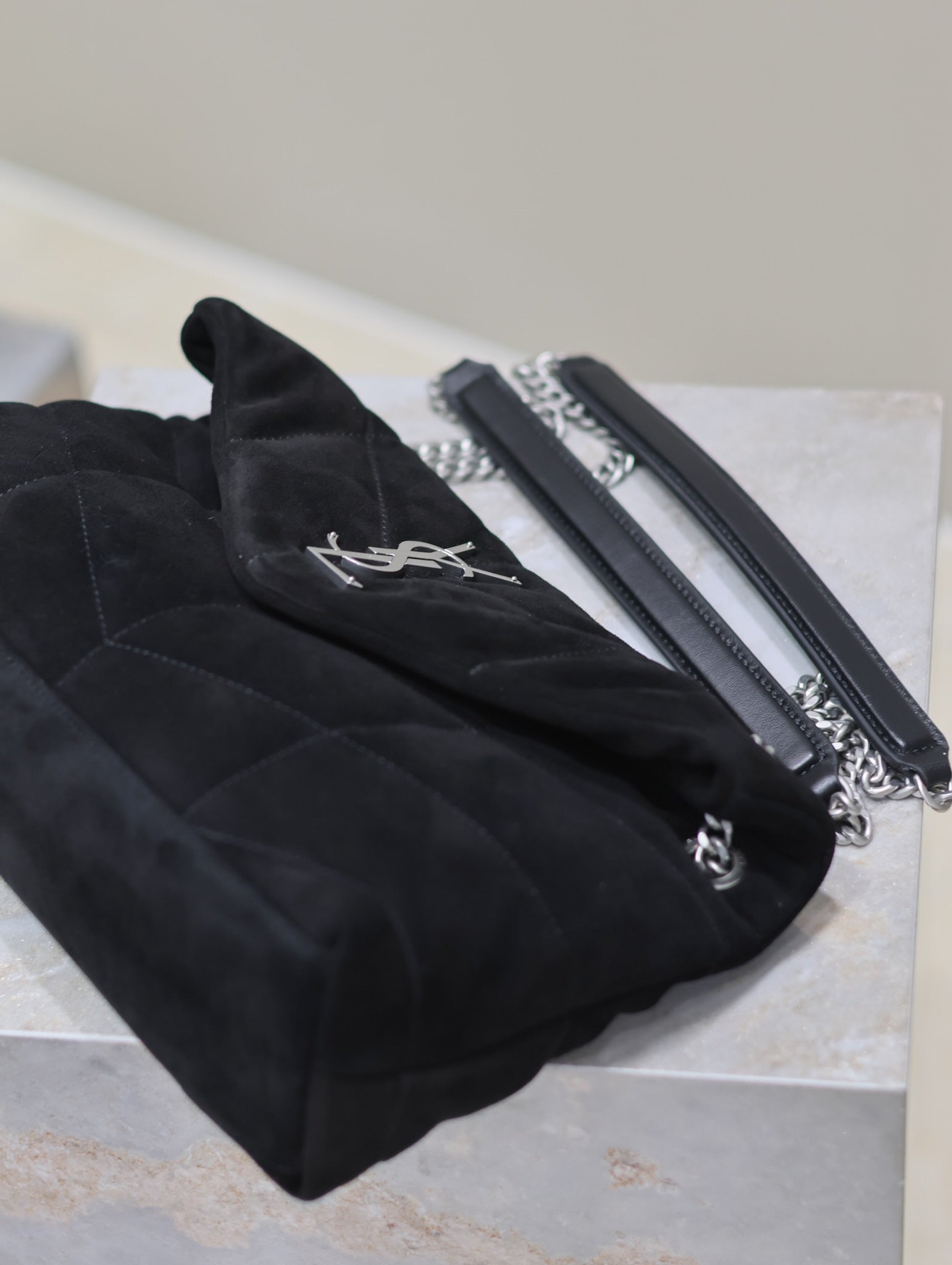 YSL 25S LOULOU PUFFER MM 29 IN BLACK SUEDE SILVER HARDWRE